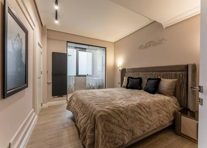 Exclusive Luxury * Sofie